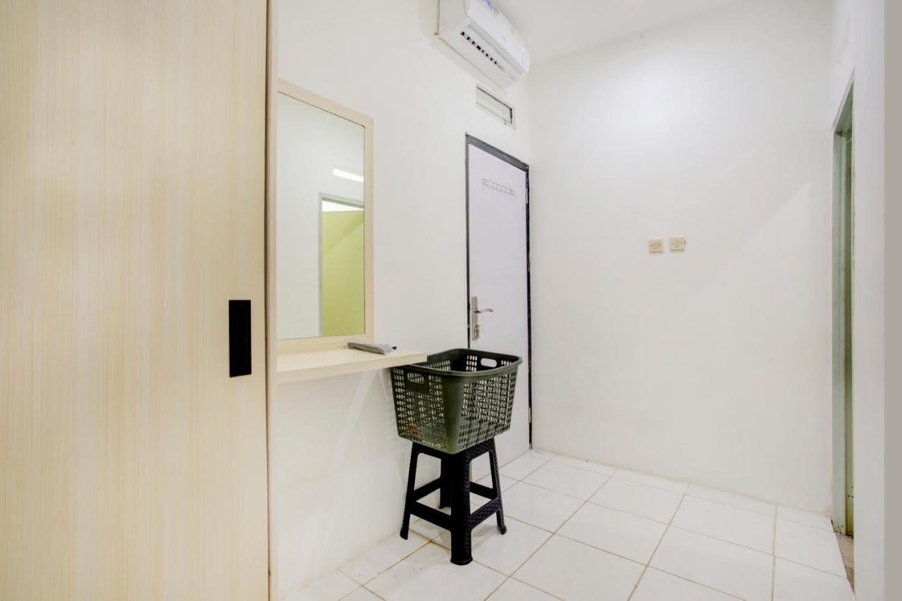 Hotel Vaccinated Staff - Spot On 3928 Terrace House Syariah Pondoktjing Dua Exteriér fotografie